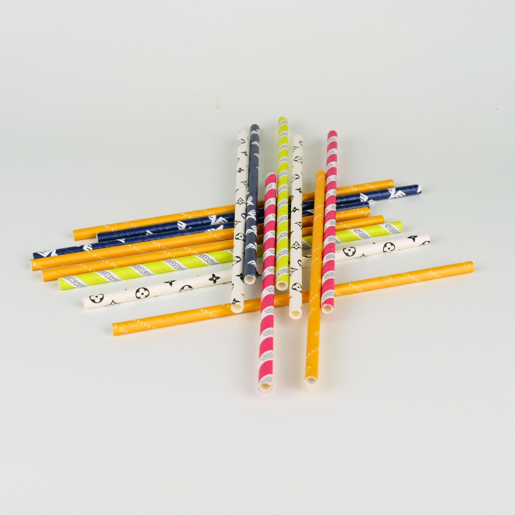 Standard colored paper straw Ø0.6x20 cm.